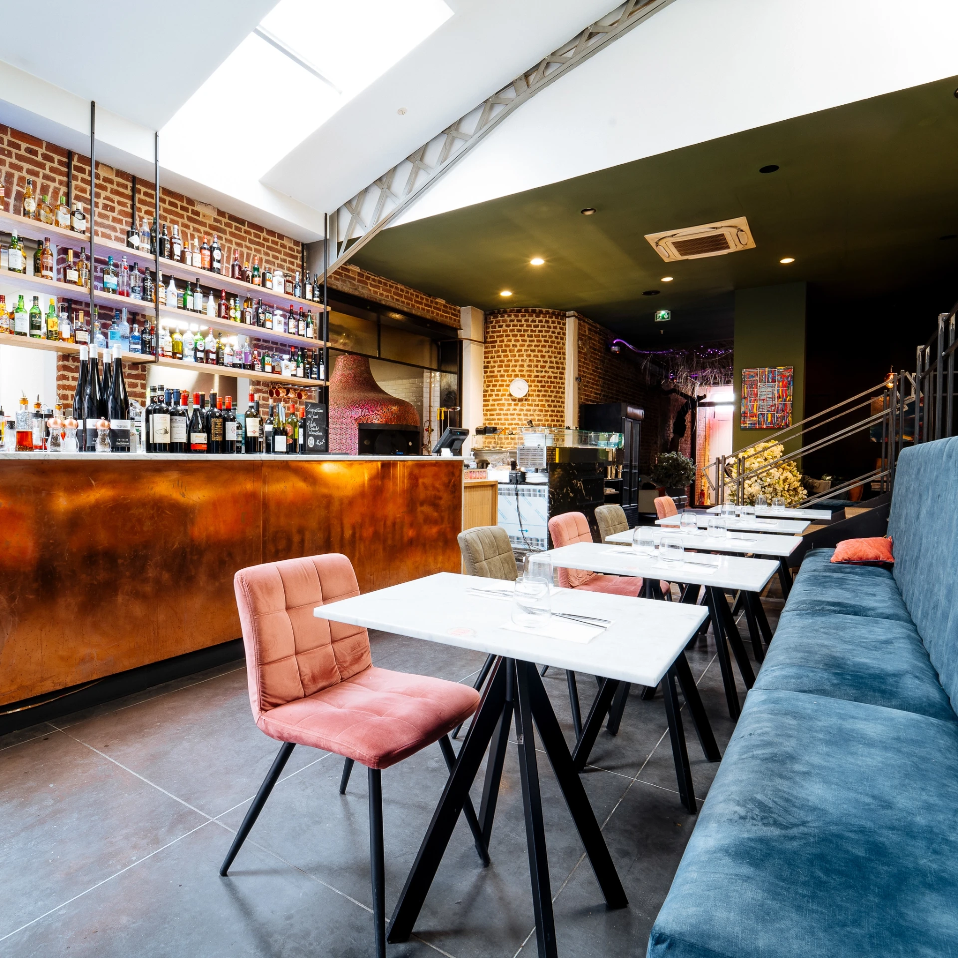 Salle principale du restaurant Come Prima